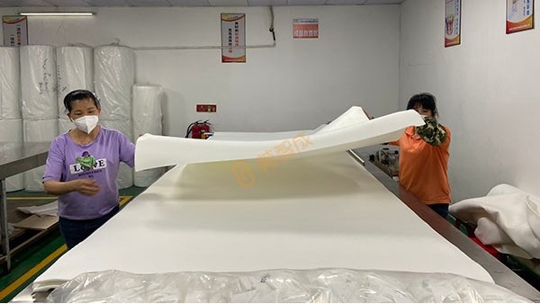 熱風棉N95口罩材料廠家-全力以赴趕生產